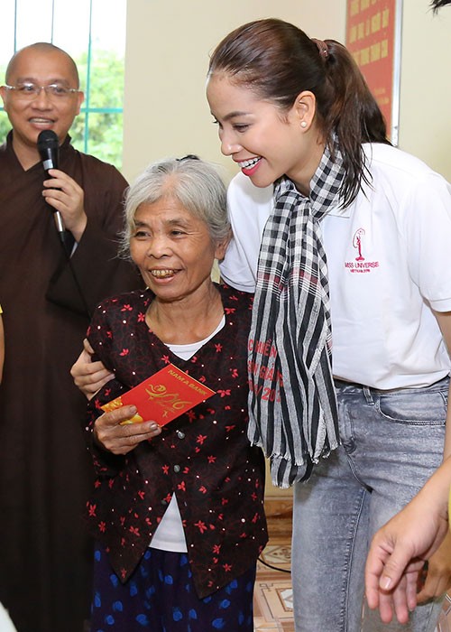 Pham Huong doi mua cung Thien Ly Le Hang di tu thien-Hinh-2